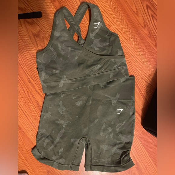 Gymshark Set - Picture 1 of 1